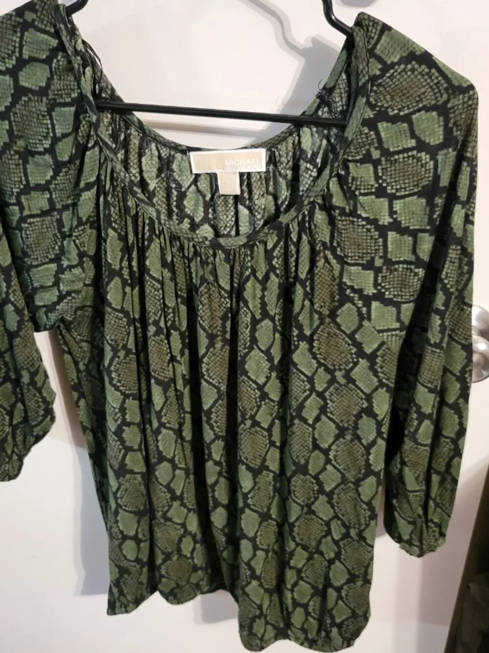 MICHAEL KORS SNAKESKIN PRINT TOP SZ L